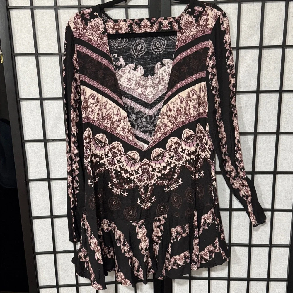 Free People M “Smooth Talker” Printed V-Back Tunic Top - Picture 8 of 8